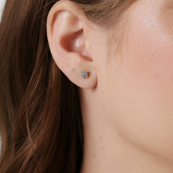 Medium Amara Stud Earrings