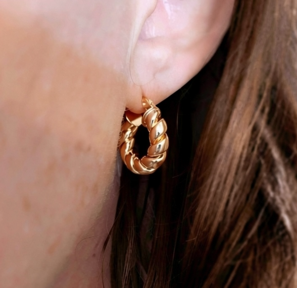 Gracie Gold Filled Hoop Earrings (18mm)